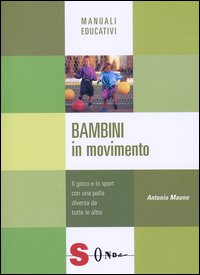 La cultura imperante dei videogames, insieme alla carenza di spazi per il libero gioco, stanno modificando il modo di giocare dei bambini, vissuto sempre meno in attivit socializzanti e di stimolo al movimento, ma per lo pi come momento di solitudine. Cosa possono fare genitori e insegnanti per far riscoprire ai bambini il gioco di movimento? L'autore guida lungo il percorso che, attraverso una gamma di esercizi illustrati e descritti con disegni didattici, spiega come utilizzare con bambini e ragazzi la palla nel tempo libero, con l'obiettivo di progredire nella psicomotricit e di favorire il benessere del bambino. Viene proposta una serie di giochi con la palla articolati secondo le loro finalit e caratteristiche.